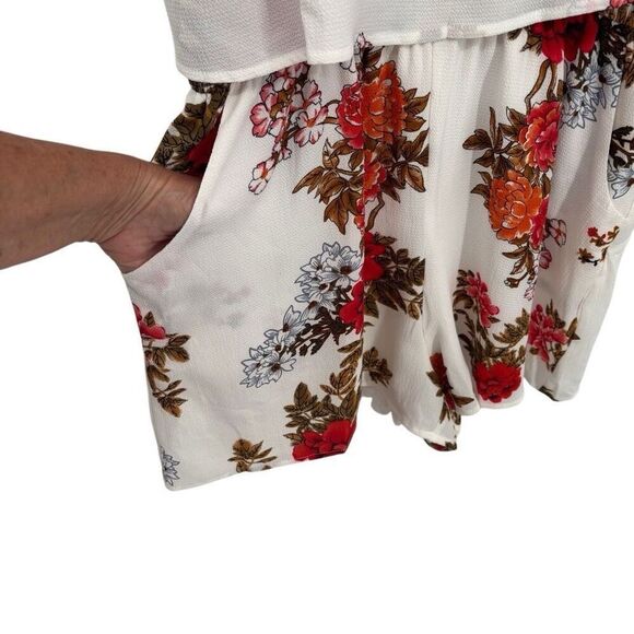 Umgee Sleeveless Open Back Floral Romper White/Multi Size Medium NWT - Picture 7 of 15